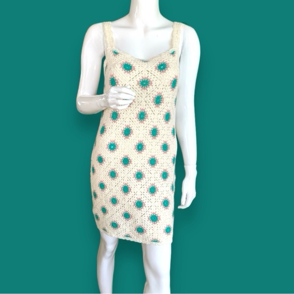 SINCERELY JULES CREAM WITH TEAL CROCHET ACCENTS MINI DRESS. WOMEN’S SIZE MEDIUM - Picture 1 of 8